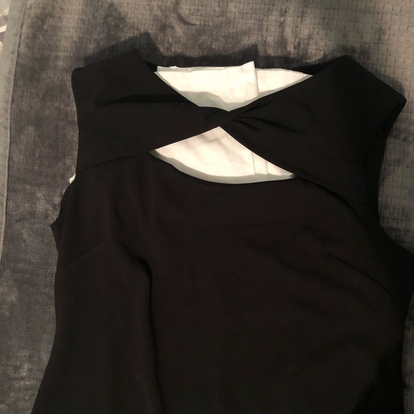 Sophisticated Calvin Klein little black dress - Picture 3 of 3